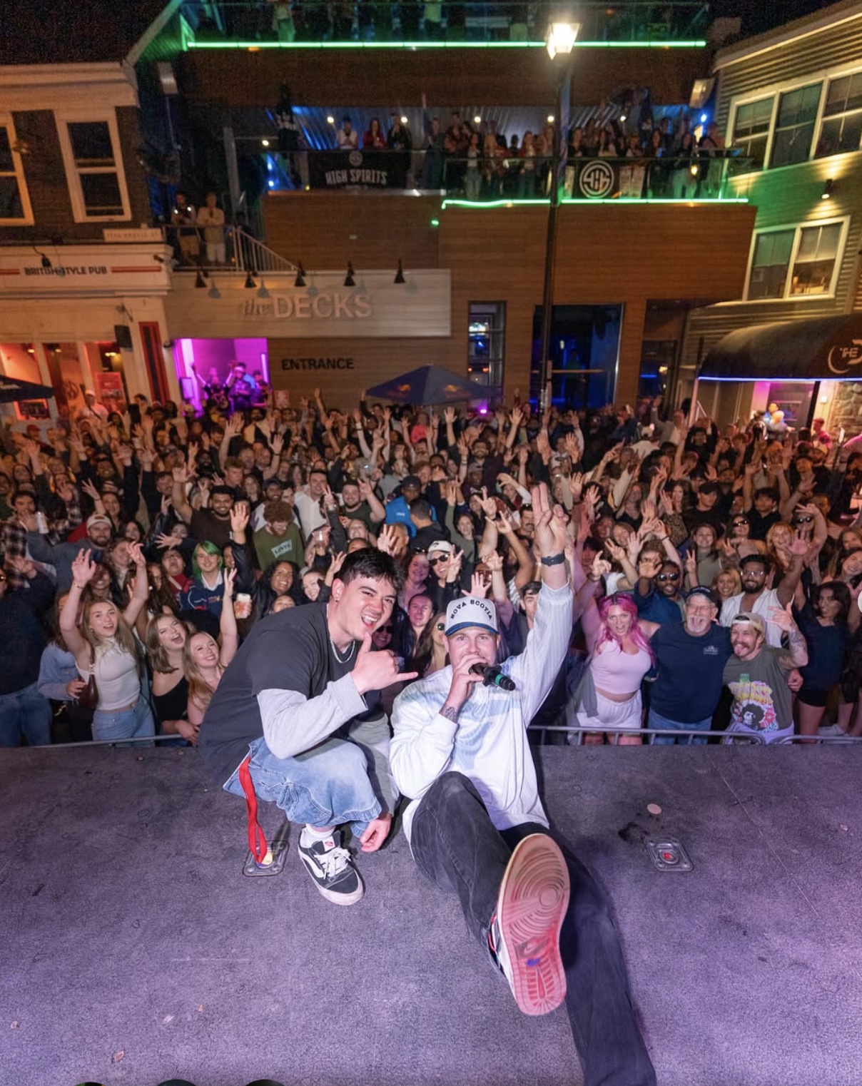 Live crowd